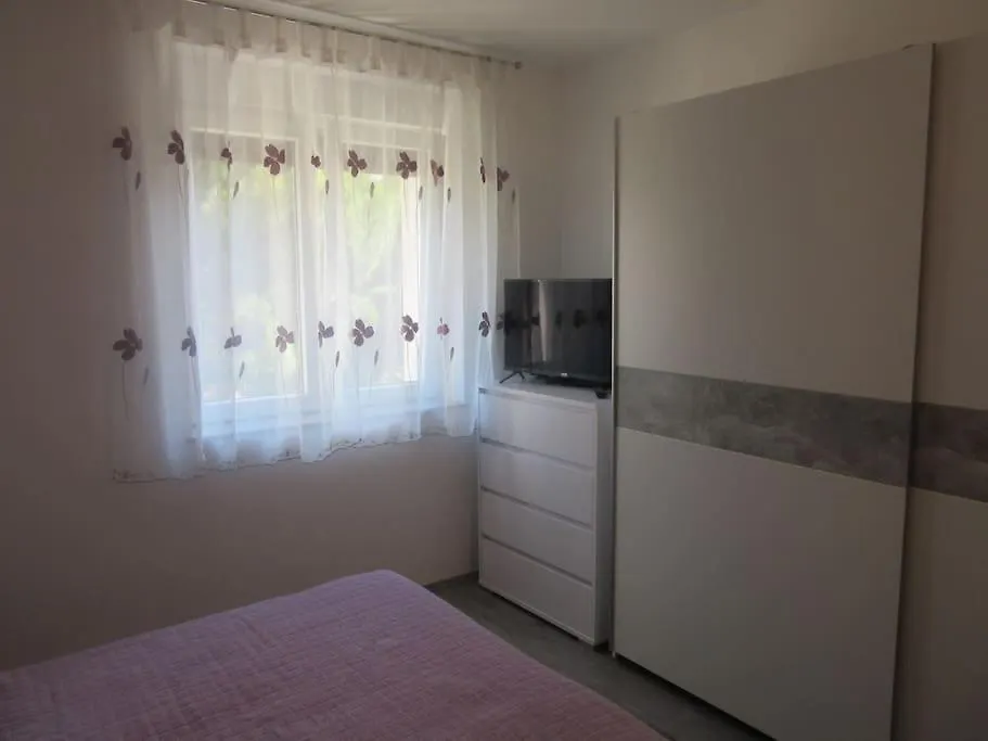 Apartman Ira - Prelijep Stan + Besplatni Parking Pula