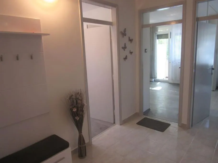 Apartman Ira - Prelijep Stan + Besplatni Parking Pula 0*,