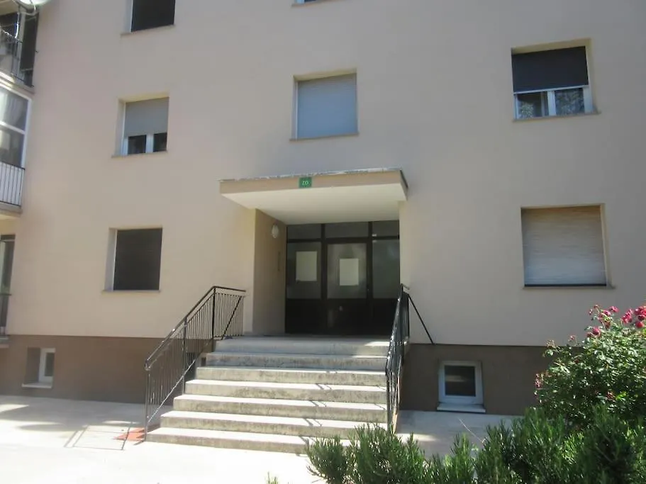 Apartman Ira - Prelijep Stan + Besplatni Parking Pula 0*,  Croatia